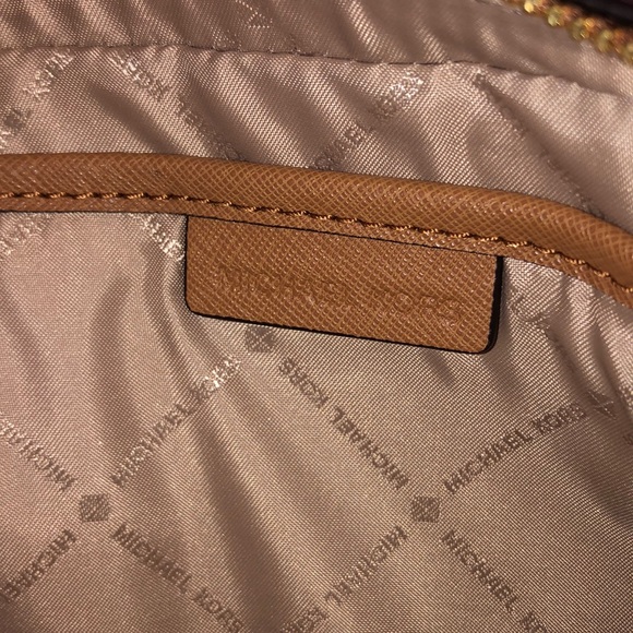 Michael Kors Jet Set Large EW Crossbody NWT 5565 - Picture 12 of 14